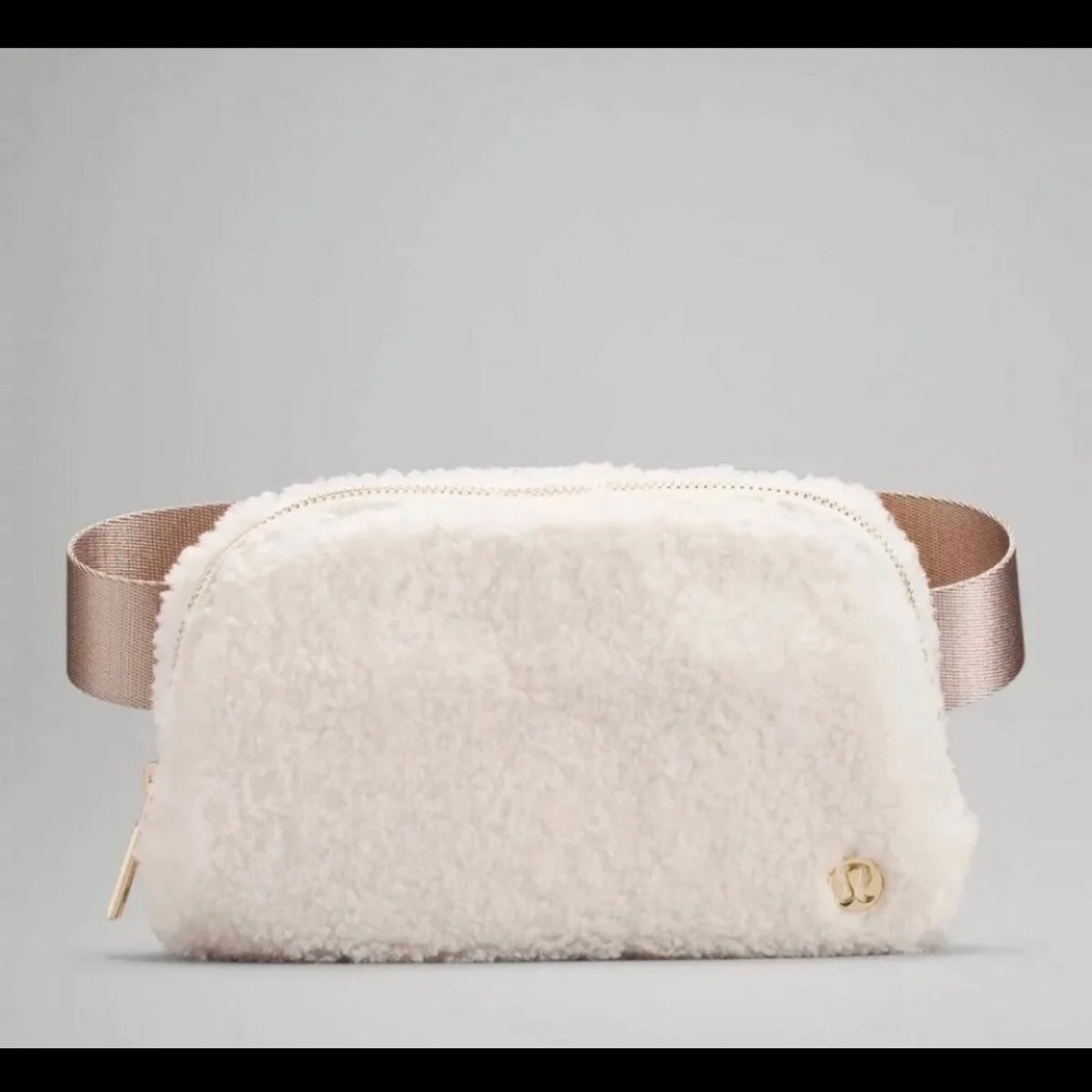 NWT lululemon Fleece Belt Bag Light Ivory